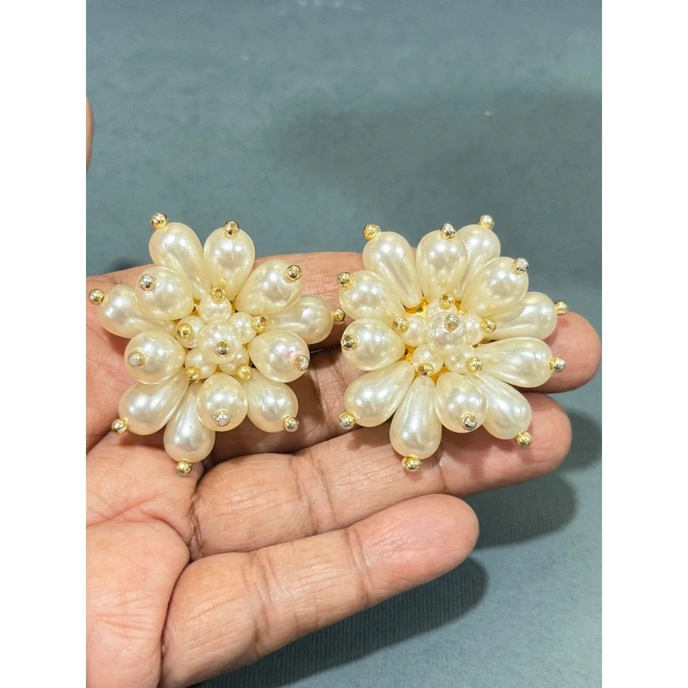 Vontage Large Imitation Pearl Cluster Earrings Cream Gold Tone Clip On Floral 2